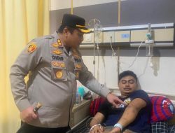 Kapolres Selayar Jenguk Briptu Muhlis Yang Jalani Operasi Patah Tulang di RS Bhayangkara Makassar, Polisi Yang Luka Saat Amankan ODGJ